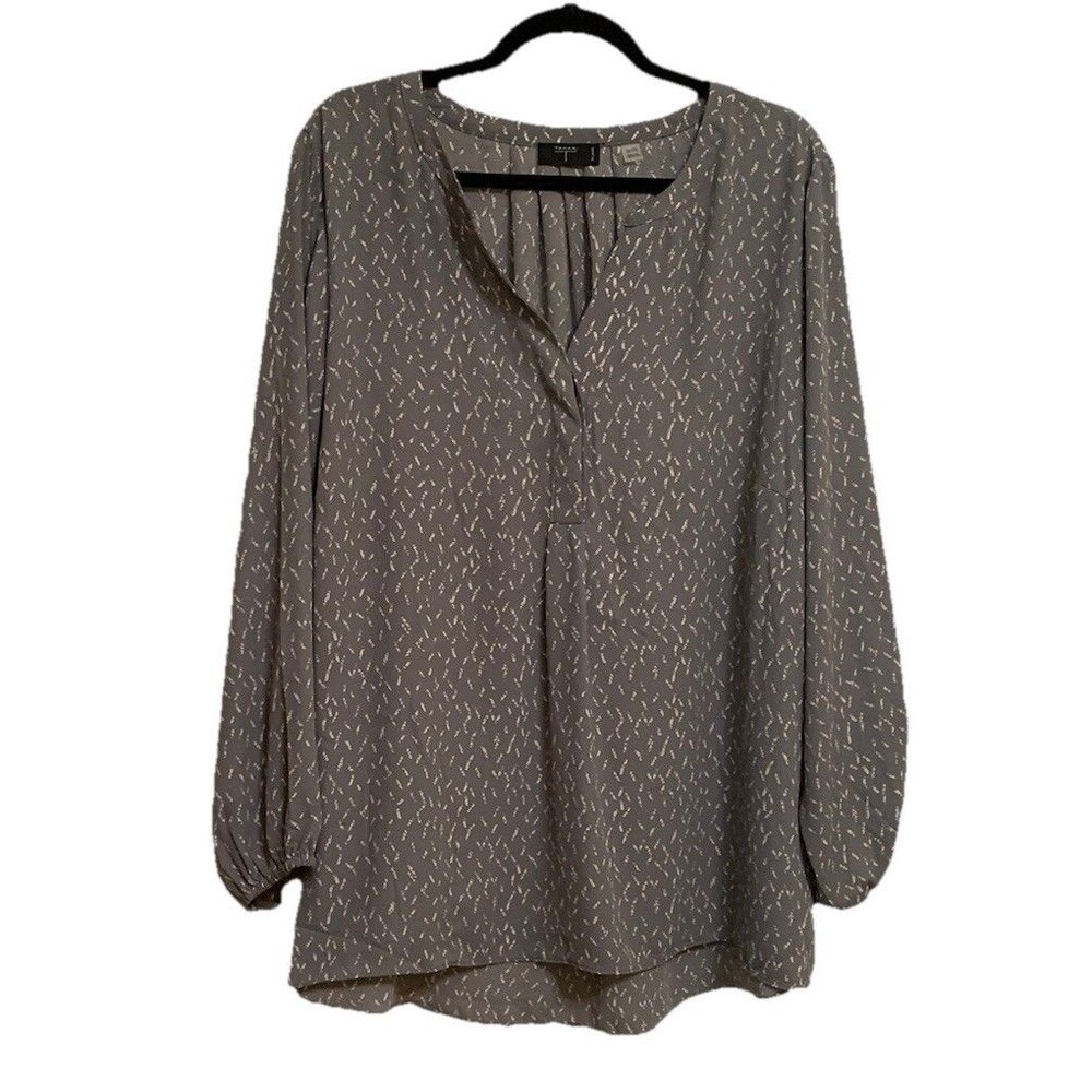 T Tahari Woman Top Plus Size 3X Gray Ivory Pullover V Neck Lightweight